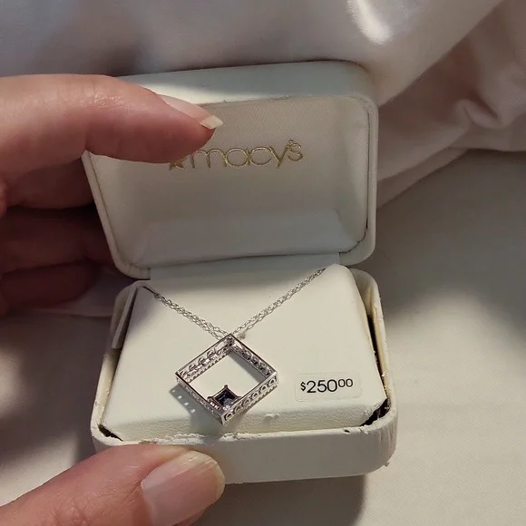 Blue sapphire stone with .1 diamond trim 16" necklace - Picture 4 of 5